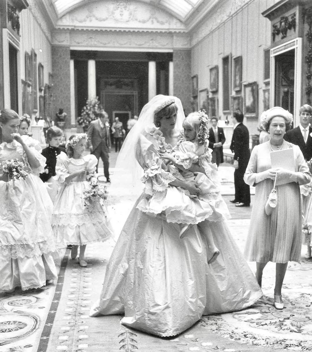 princess diana's bridesmaid dresses 16 year old shy Lady Diana, as a bridesmaid, at the wedding ceremony of her sister Lady Jane to The Queen Private Secretary Lord Robert Fellowes, which took place at Westminster Abbey Royal Blue Shirt Dress cf-size-child-14 PLEASE NOTE Size:Youth 16
