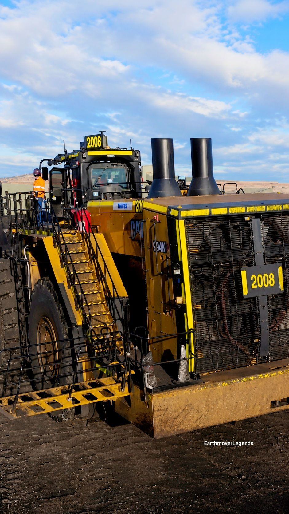 CAT 994K Wheel Loader specifications and mining capabilities