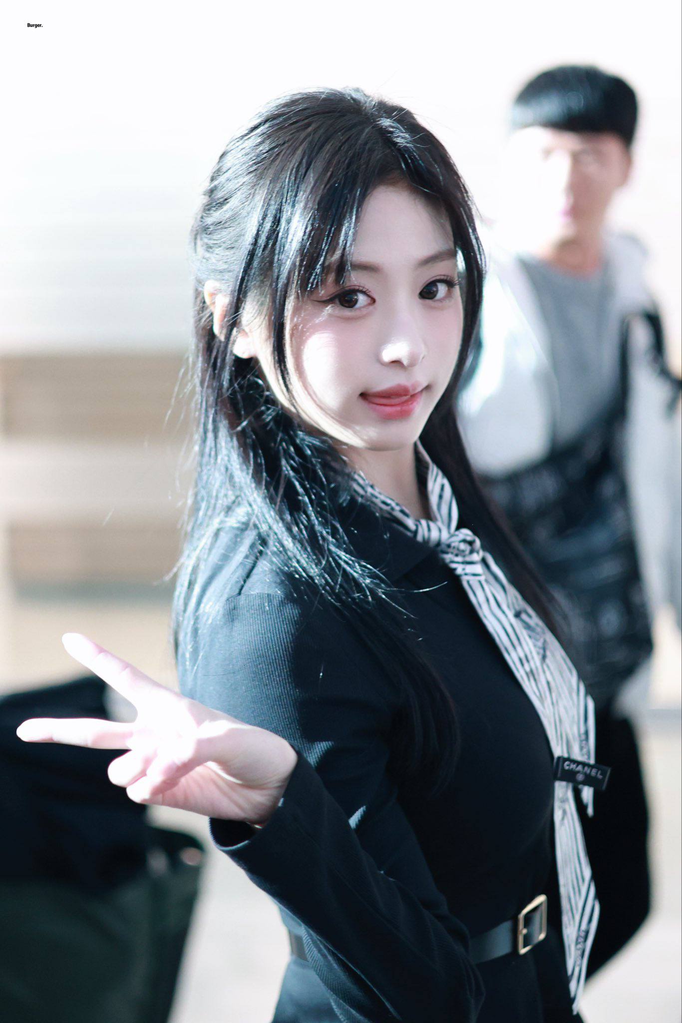 AHYEON at ICN Airport, on her way to Taipei. Have a safe flight