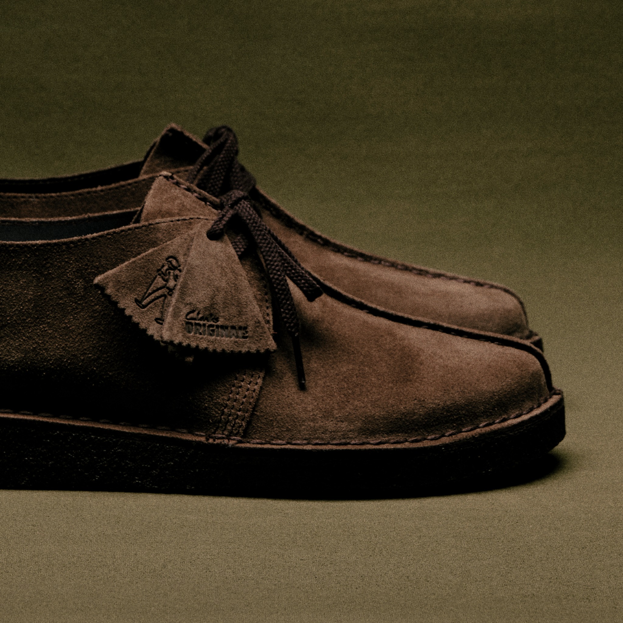 Inspired by the Desert Trek and its signature centre seam, the