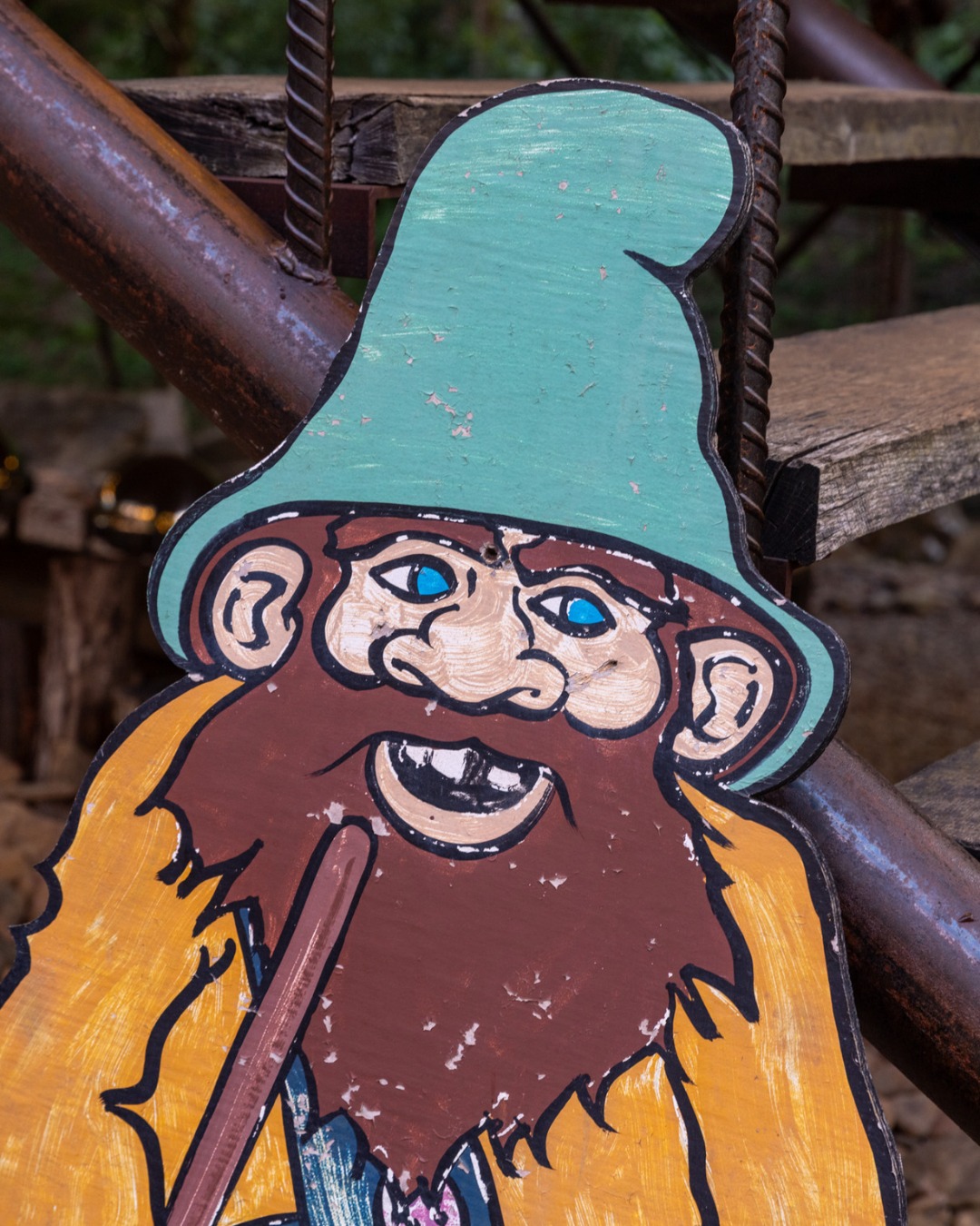 J3 - Meet our unofficial greeter here at J3 at the Gap 🧙‍♂️ He’s a ...