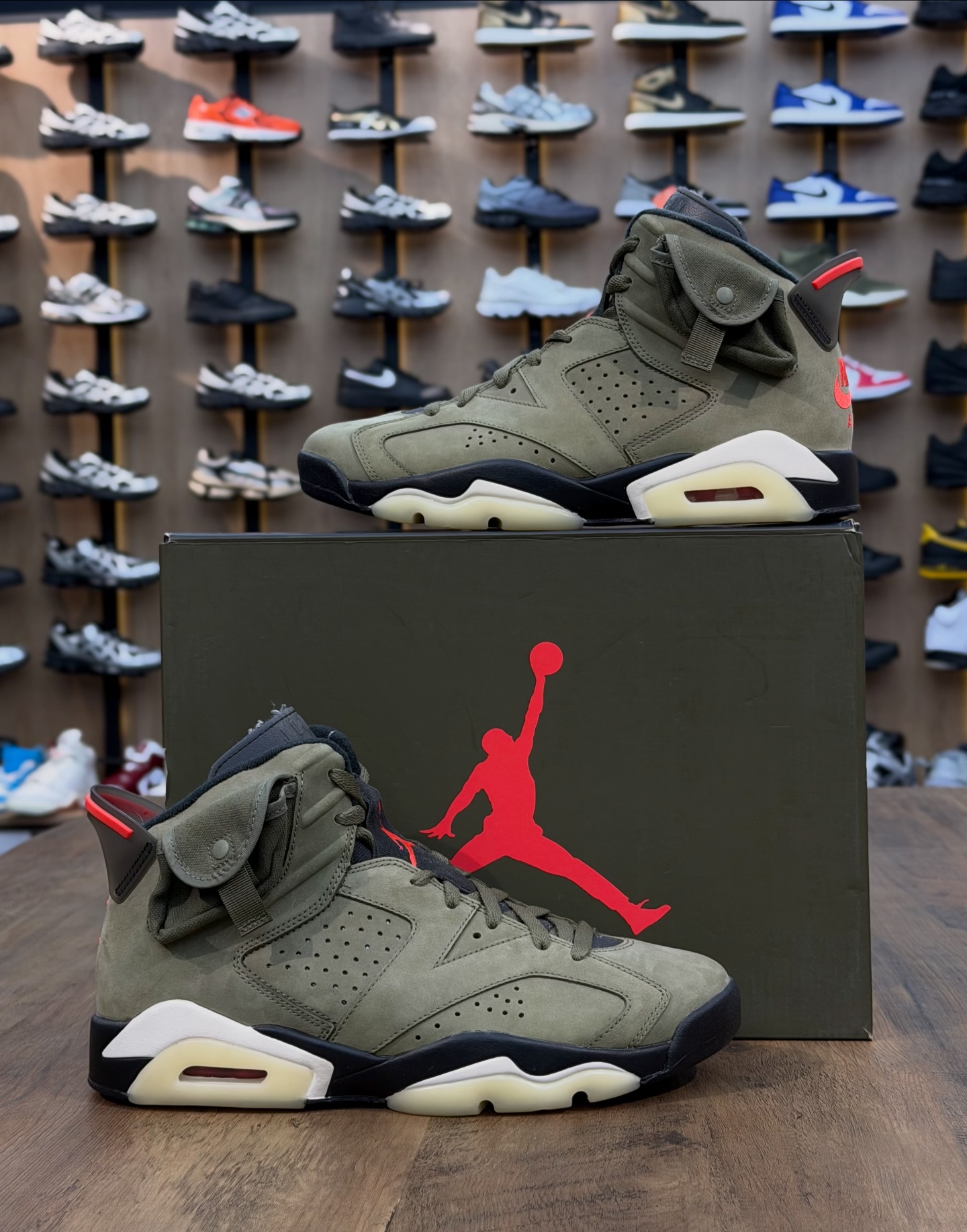 Travis Scott X Jordan 6 Olive ❤️‍? Size:44 ? ☎️88114411 