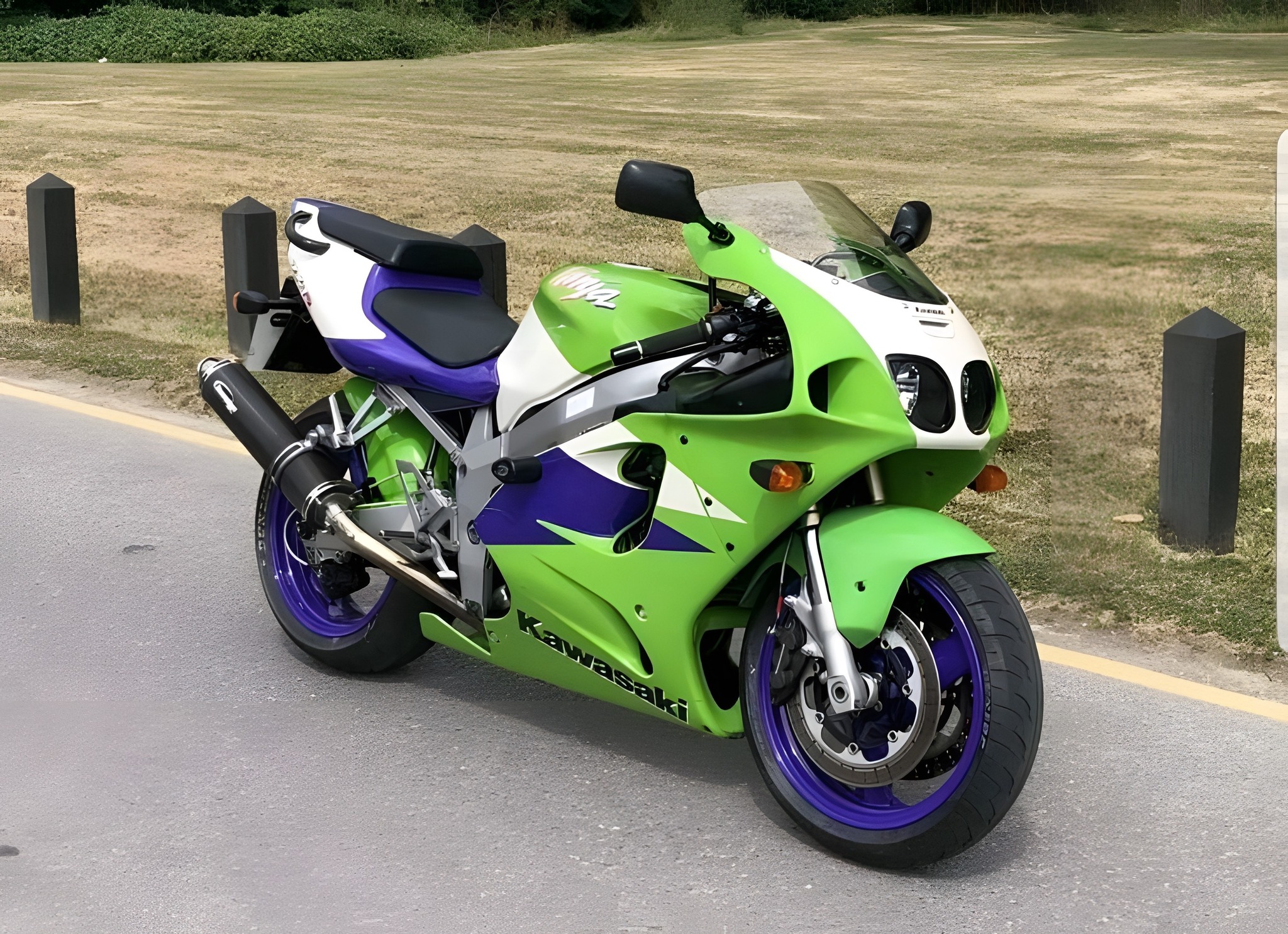 Kawasaki Ninja ZX-7R Glory Ride 🏍️🔥 | Iconic 90s Superbike