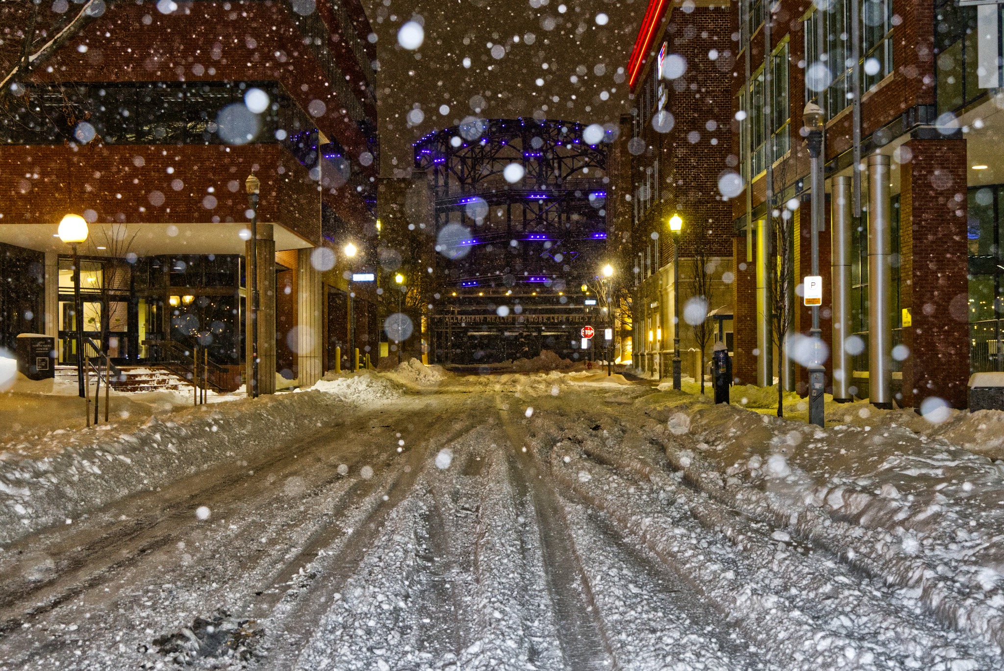 Snowfall on north shore of Pittsburgh