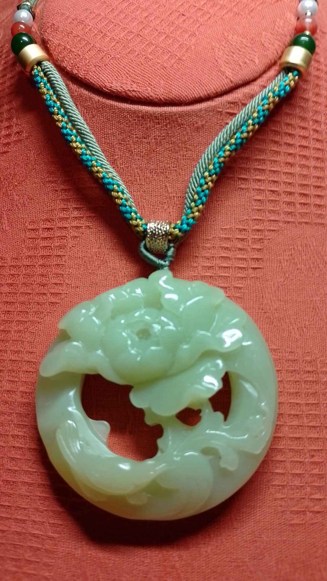 Premium grade hetian yellow jade necklace pendant in the shape of