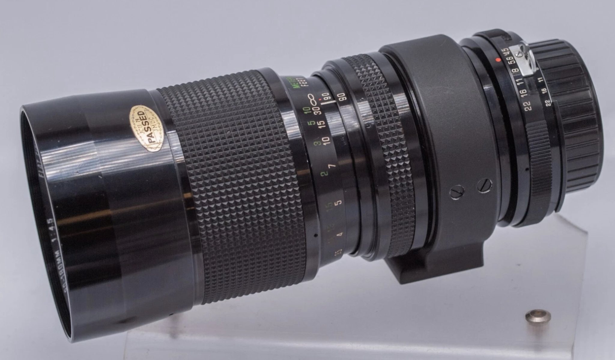 Vivitar 90-180mm flat field zoom lens for closeup photography
