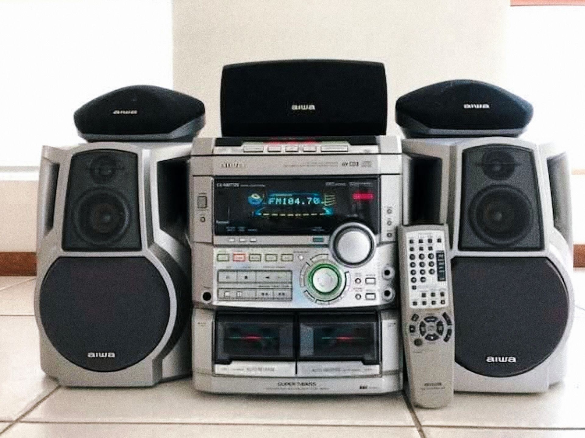 Aiwa NSX-S777 mini hi-fi stereo music system with dual cassette