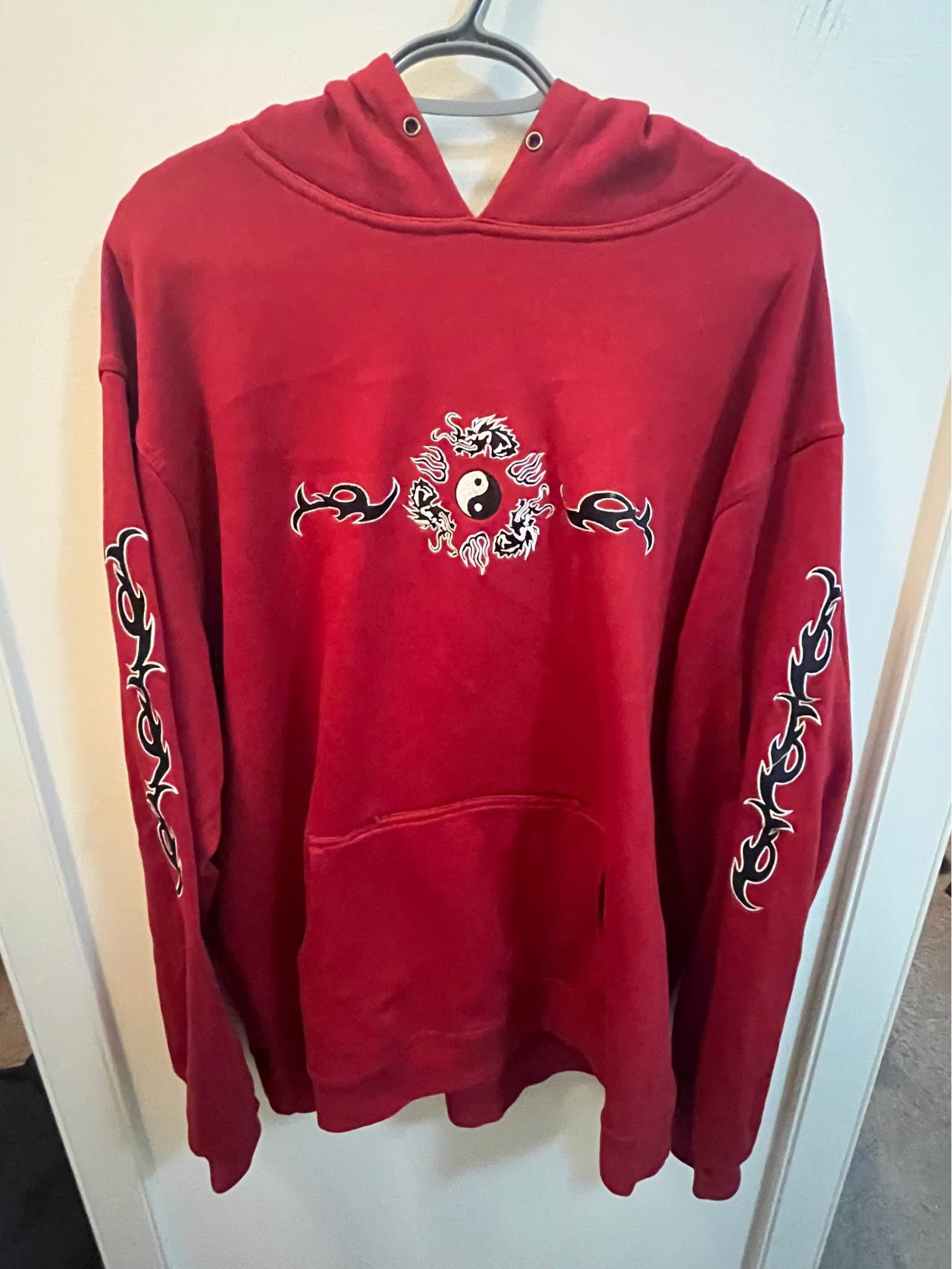 Step back in time with the R2 Randy Vintage Hoodie, a timeless 