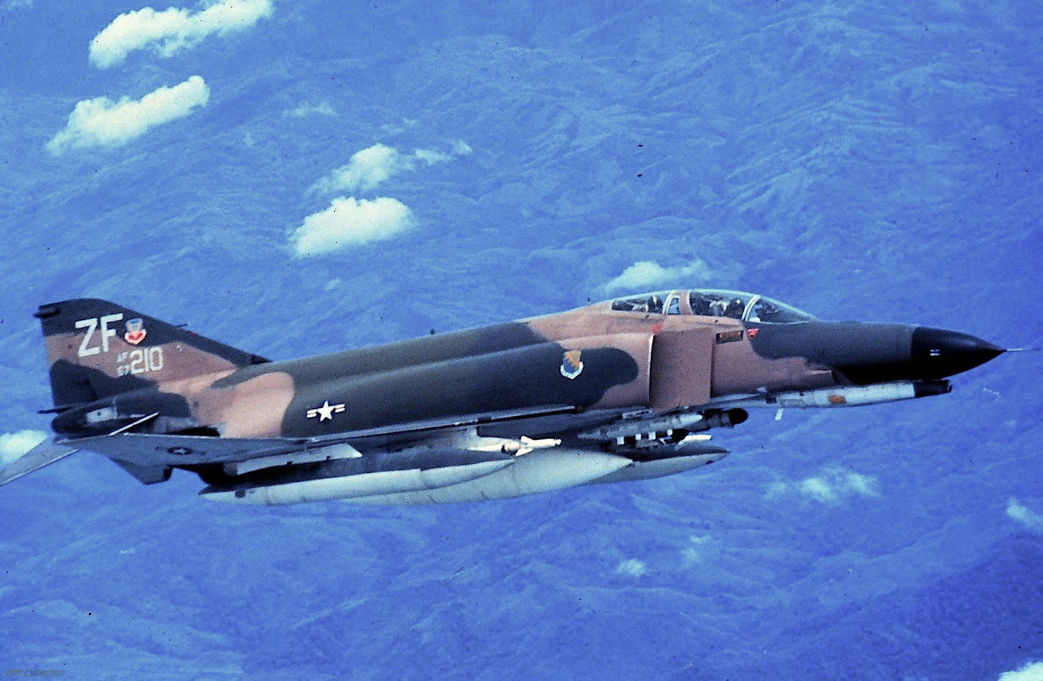 航空機・ヘリコプター F-4B/N/J PHANTOM II VF-84 JOLLY ROGERS 航空機・ヘリコプター F-4B/N/J PHANTOM II VF-84 JOLLY ROGERS 航空機