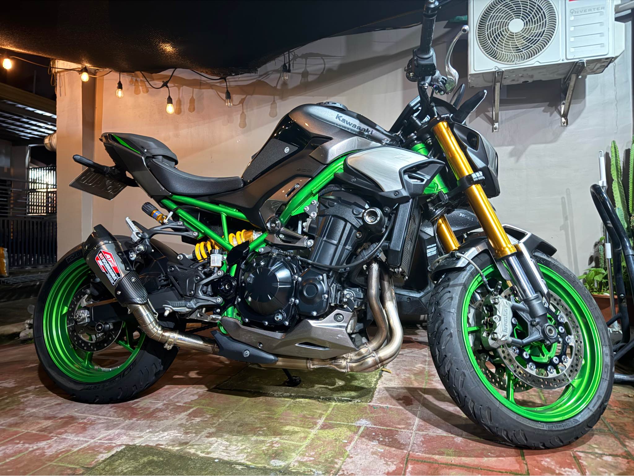 2025 KAWASAKI Z900 SE Premium naked bike with the perfect mix of