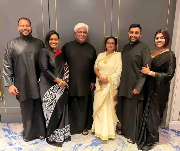 MS - Arjuna Ranathunga with His family ️ 🫶 #SriLankaCricket 🇱🇰 #MSDhoni ...