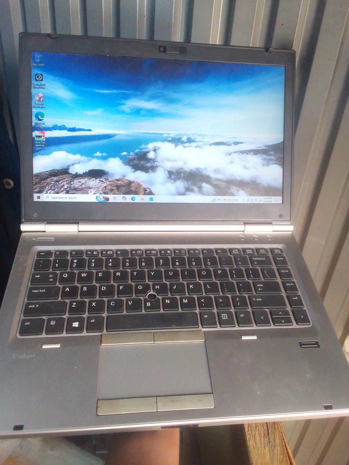 パソコンテキスト HP Elitebook 8460 @11k 8gb ram, 500gb storage, Core i5 2.4Ghz