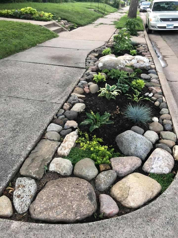 Garden Lover - Easy-To-Make DIY Edging Projects See more:... | Facebook