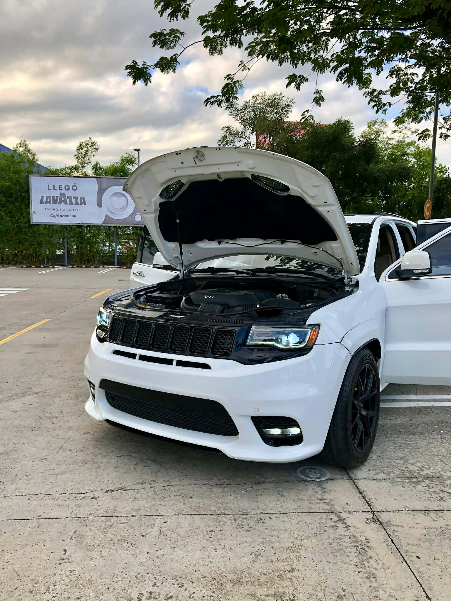 for rent sosua jeep grand cherokee srt kit 3.6l top service good