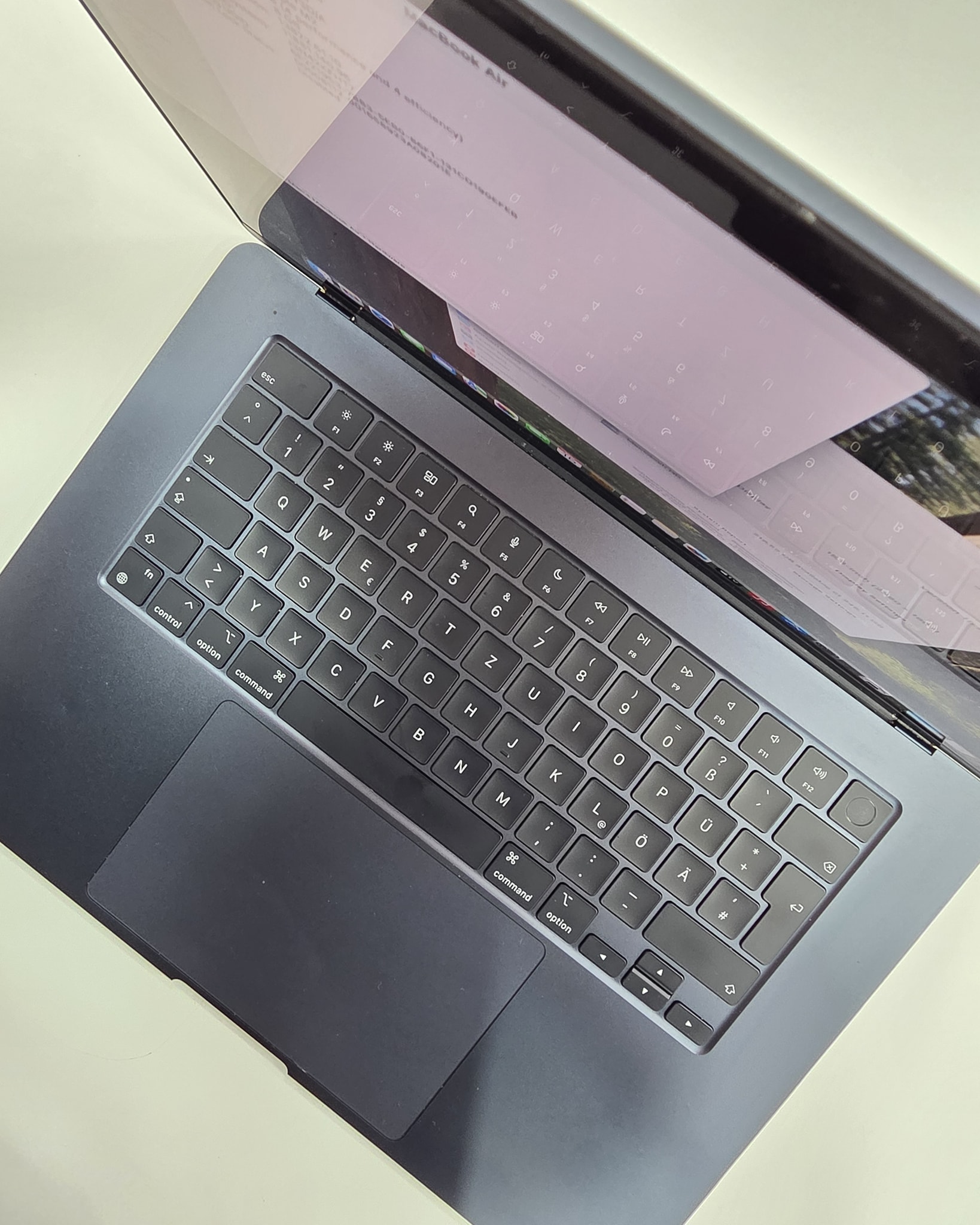 MacBook Air M2 15POUCES 2023 08/256 10C Num: 0552 41 37 50 prix 