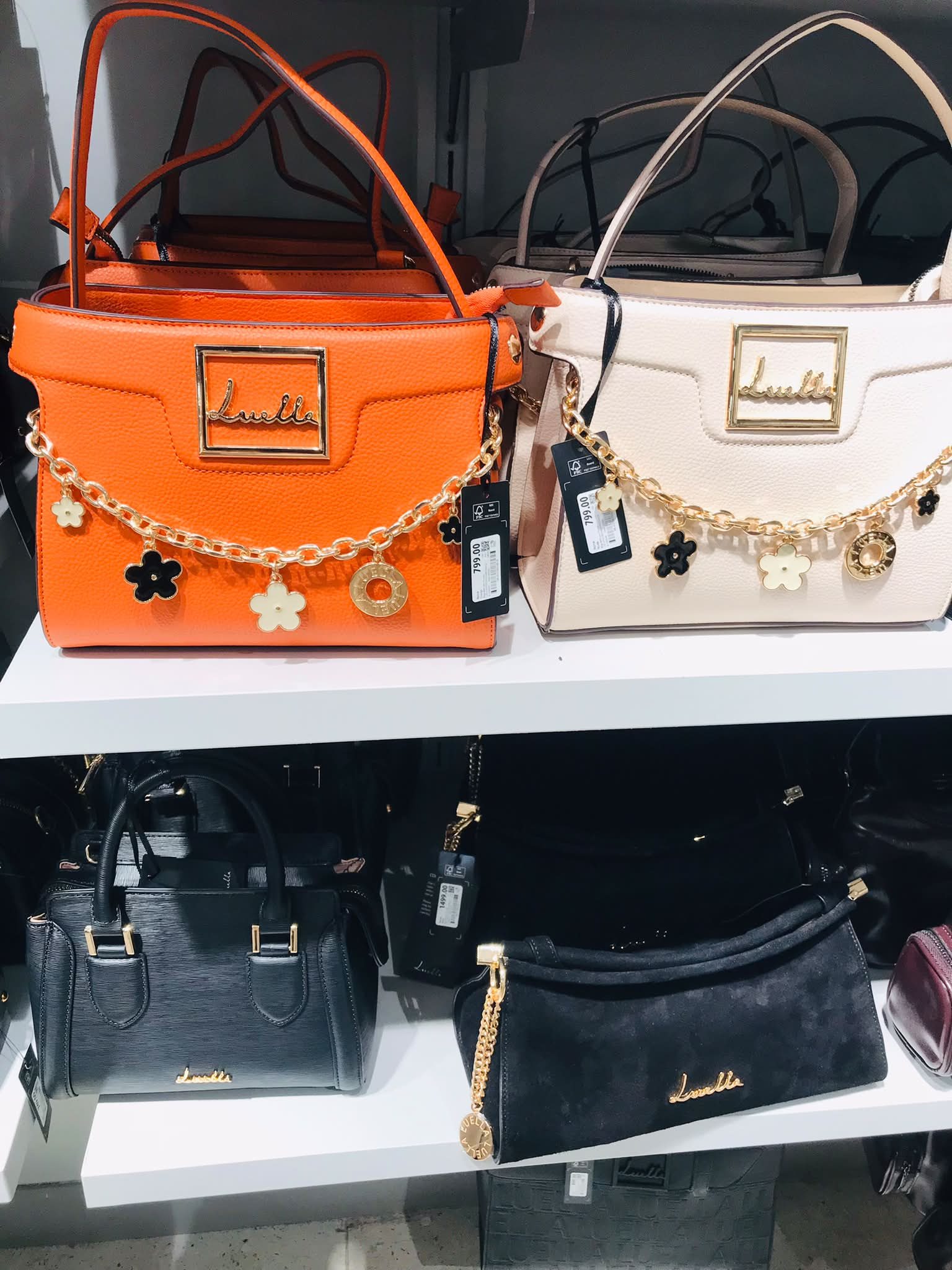 SAYA★ Fashion plug SA - Fashion plug SA added a new photo — at