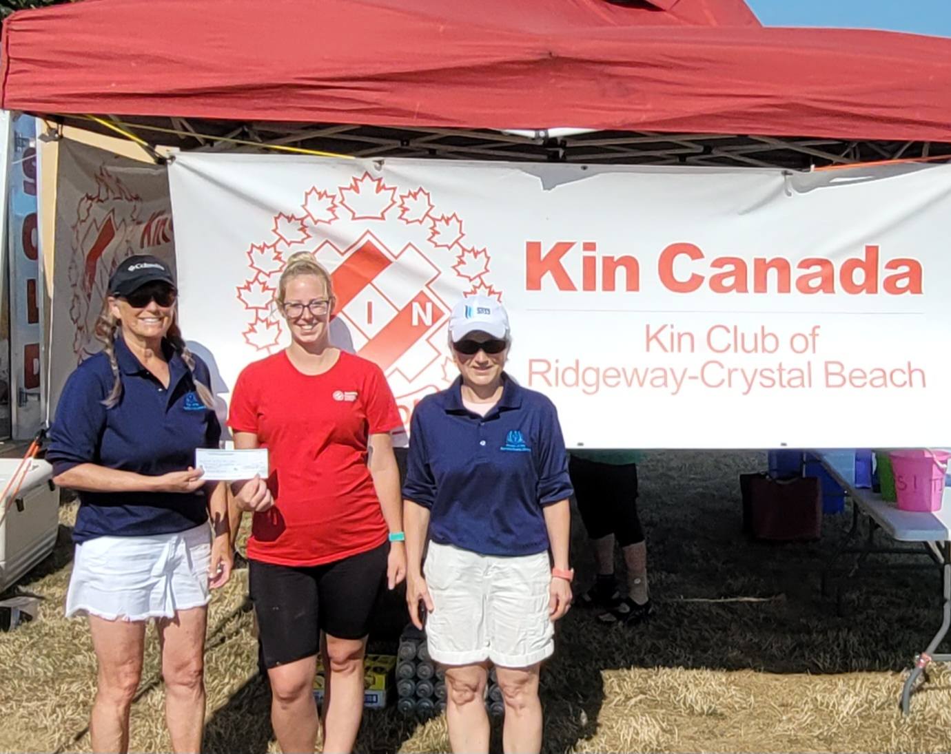 Ridgeway-Crystal - RCB Kin Club Past President Martina Post presents ...
