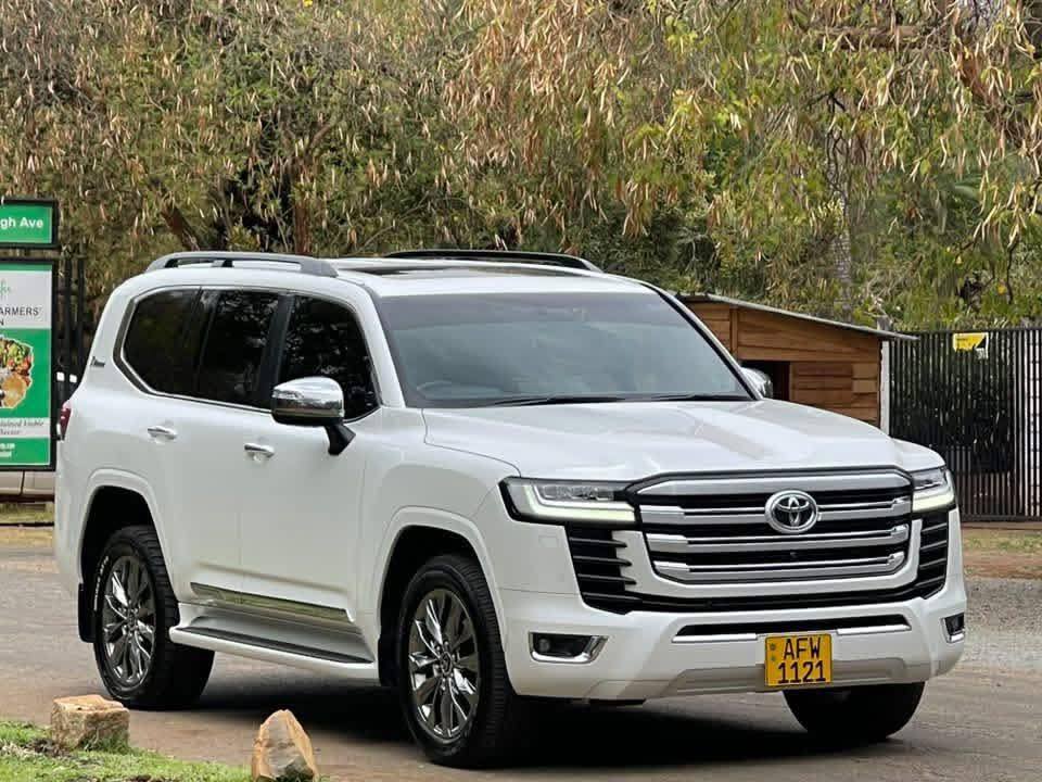 120,000* Toyota LandCruiser LC300 Series ZX PETROL ENGINE Model