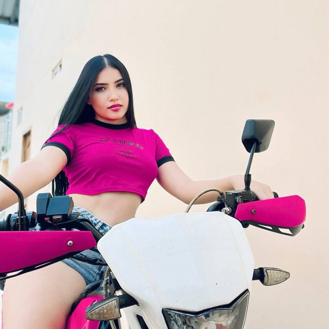Karla muentes Karla muentes added a new photo.