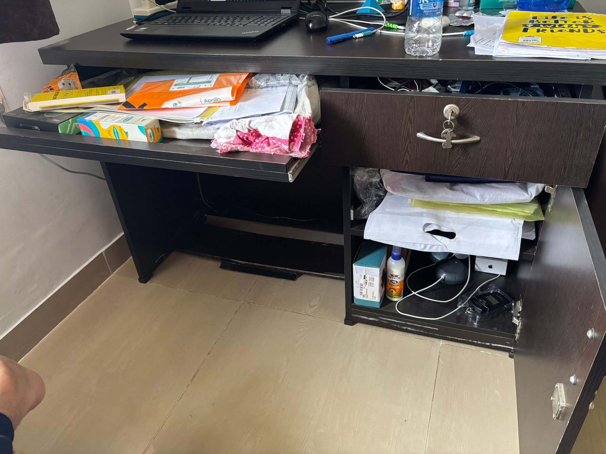 Helping a friend advertise some furnitures for sale ??️ These 