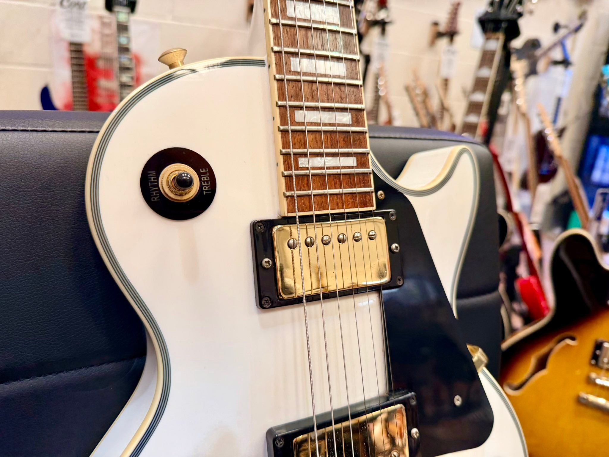 🎸 Just Arrived – Burny SRLC-55 Les Paul Custom 🇯🇵 This stunning