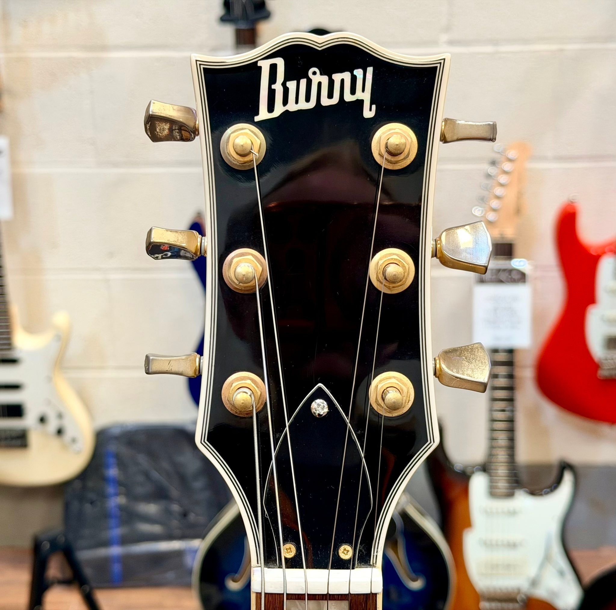 🎸 Just Arrived – Burny SRLC-55 Les Paul Custom 🇯🇵 This stunning