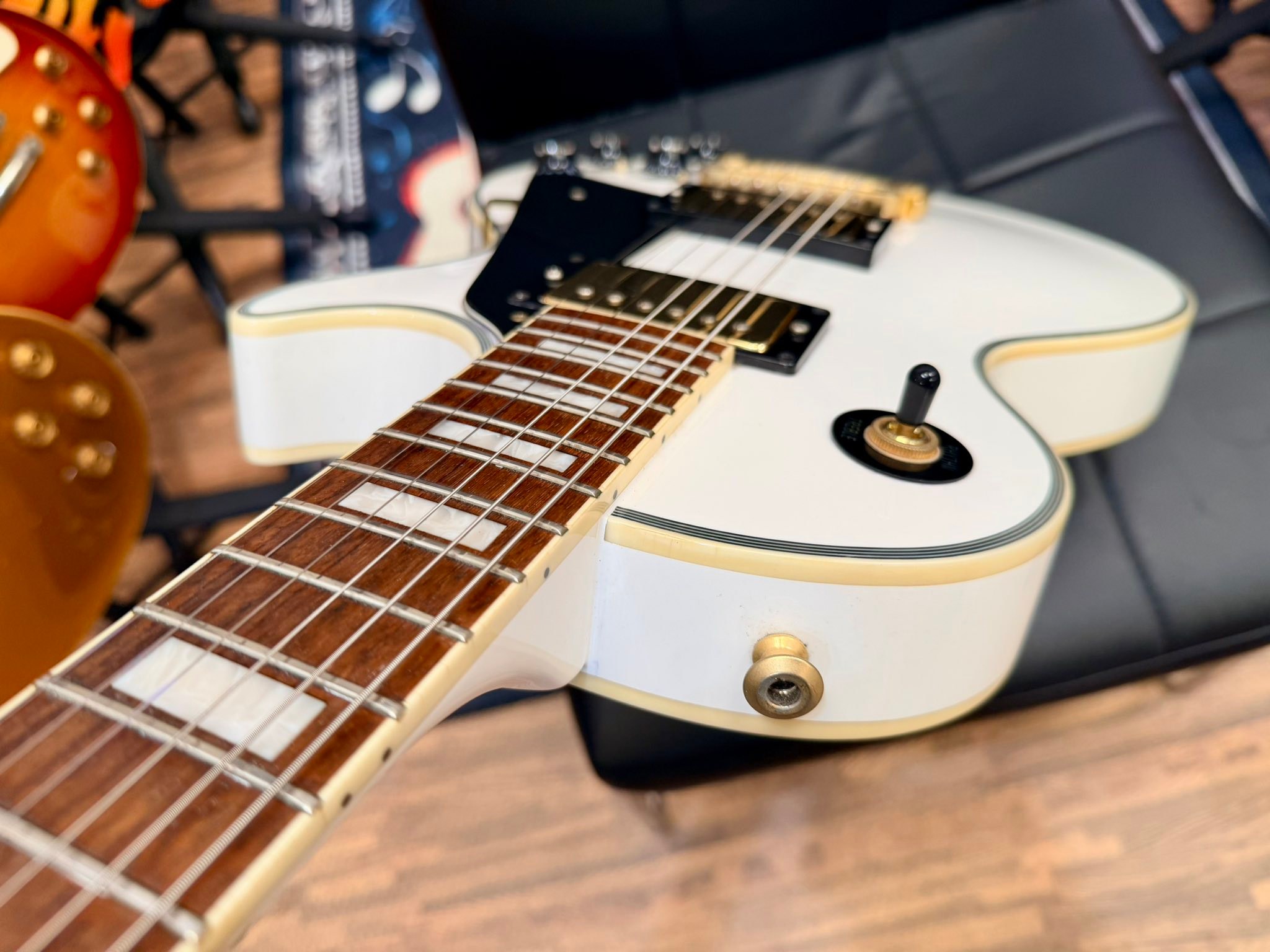 🎸 Just Arrived – Burny SRLC-55 Les Paul Custom 🇯🇵 This stunning