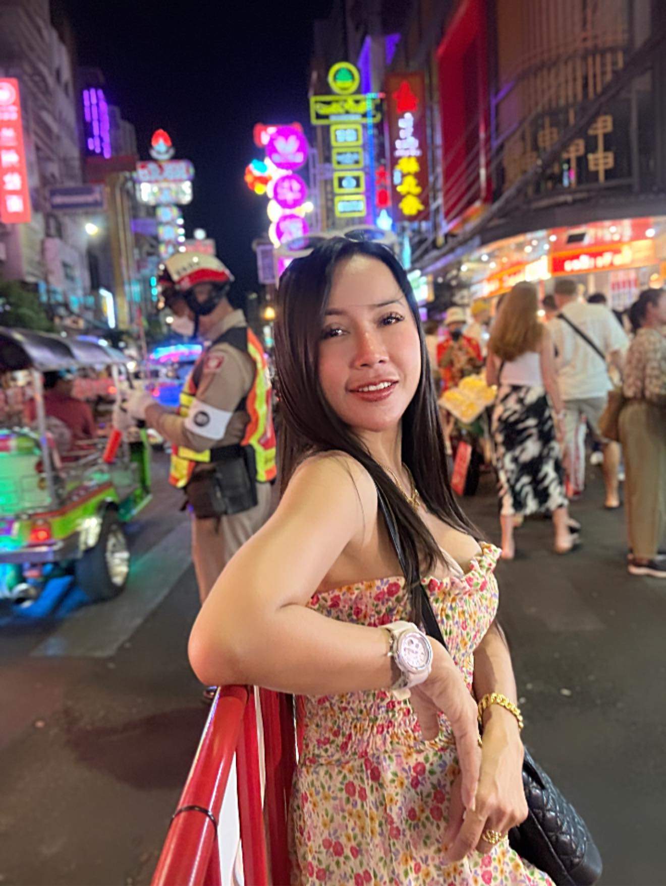 Yui Saideaw Yui Saideaw added a new photo — at เยาวราช,...