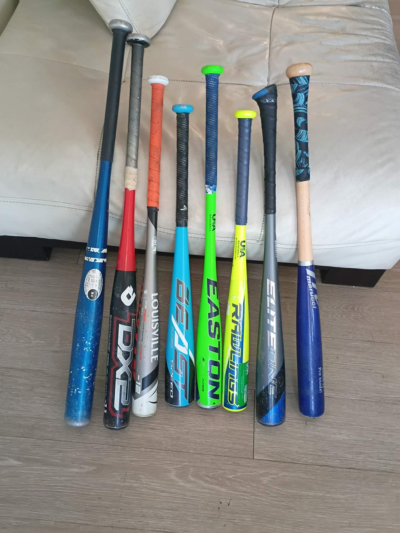 Bonitos tenís nuevos Adidas para entrenamiento de beisbol o