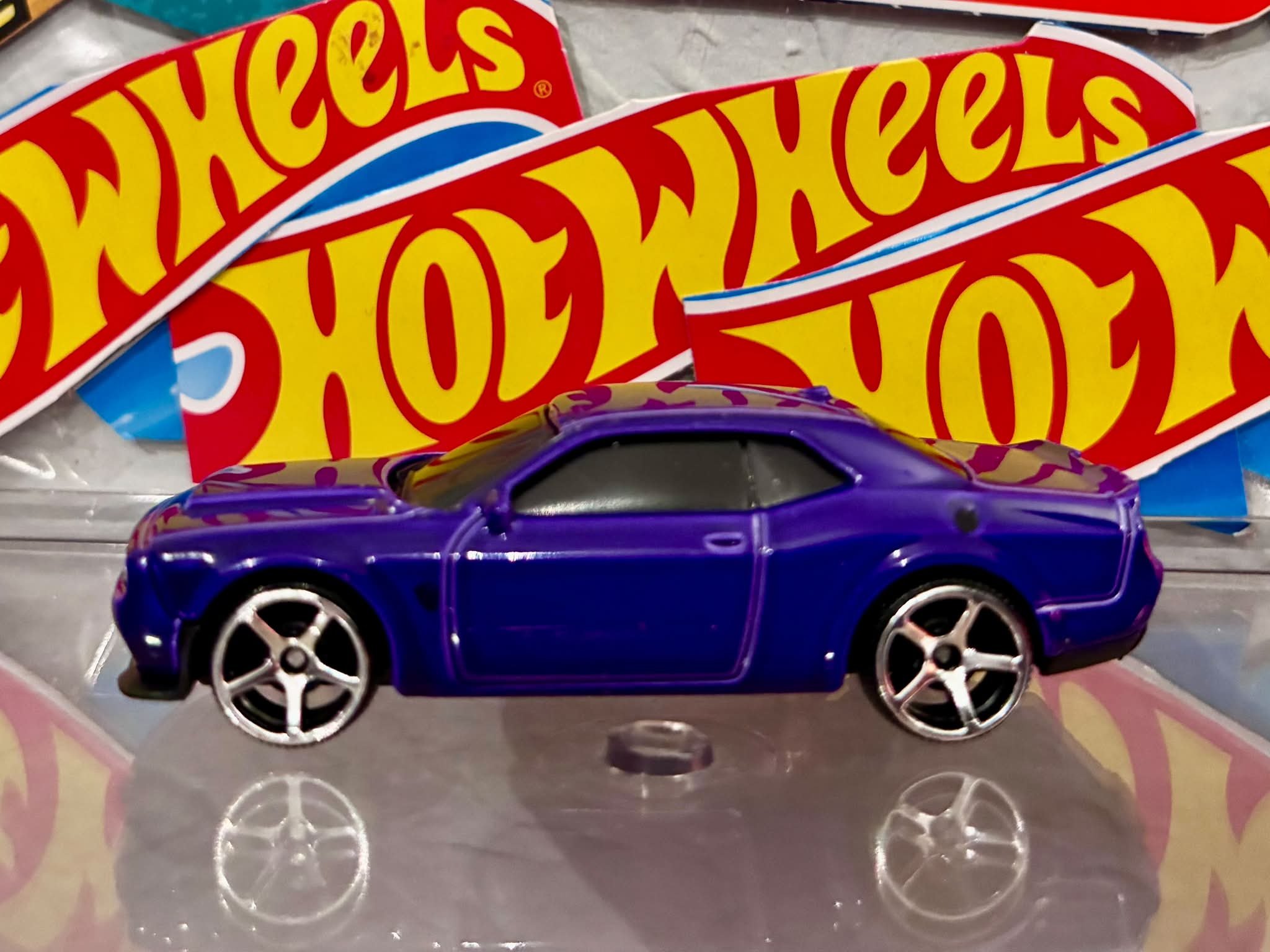 Jerry has the perfect getaway car from Tom in this 1:24 scale 2015