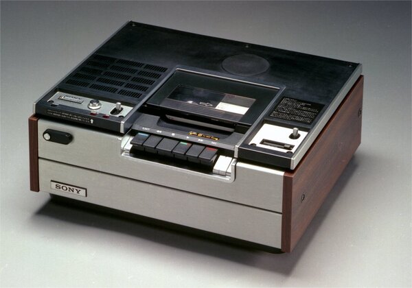 ベータマックス SL-6300』1975 SONY SONYから初めて発売された、家庭用