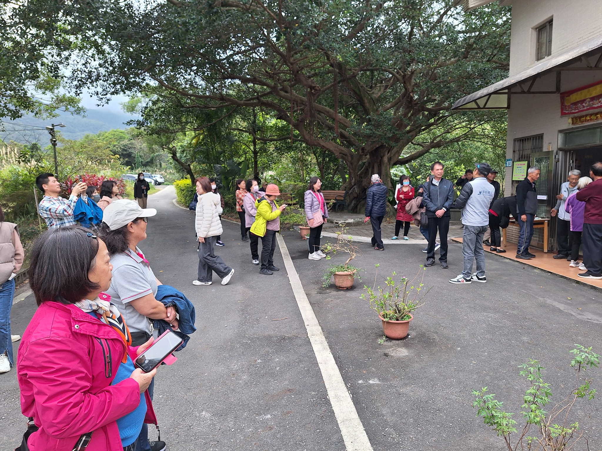 萬里礦工生活紀念園區 - 只要中央地方同心協力，讓每一項建設落實在國人的生活當中，台灣一定能夠穩健前行、持續進步，放眼... | Facebook