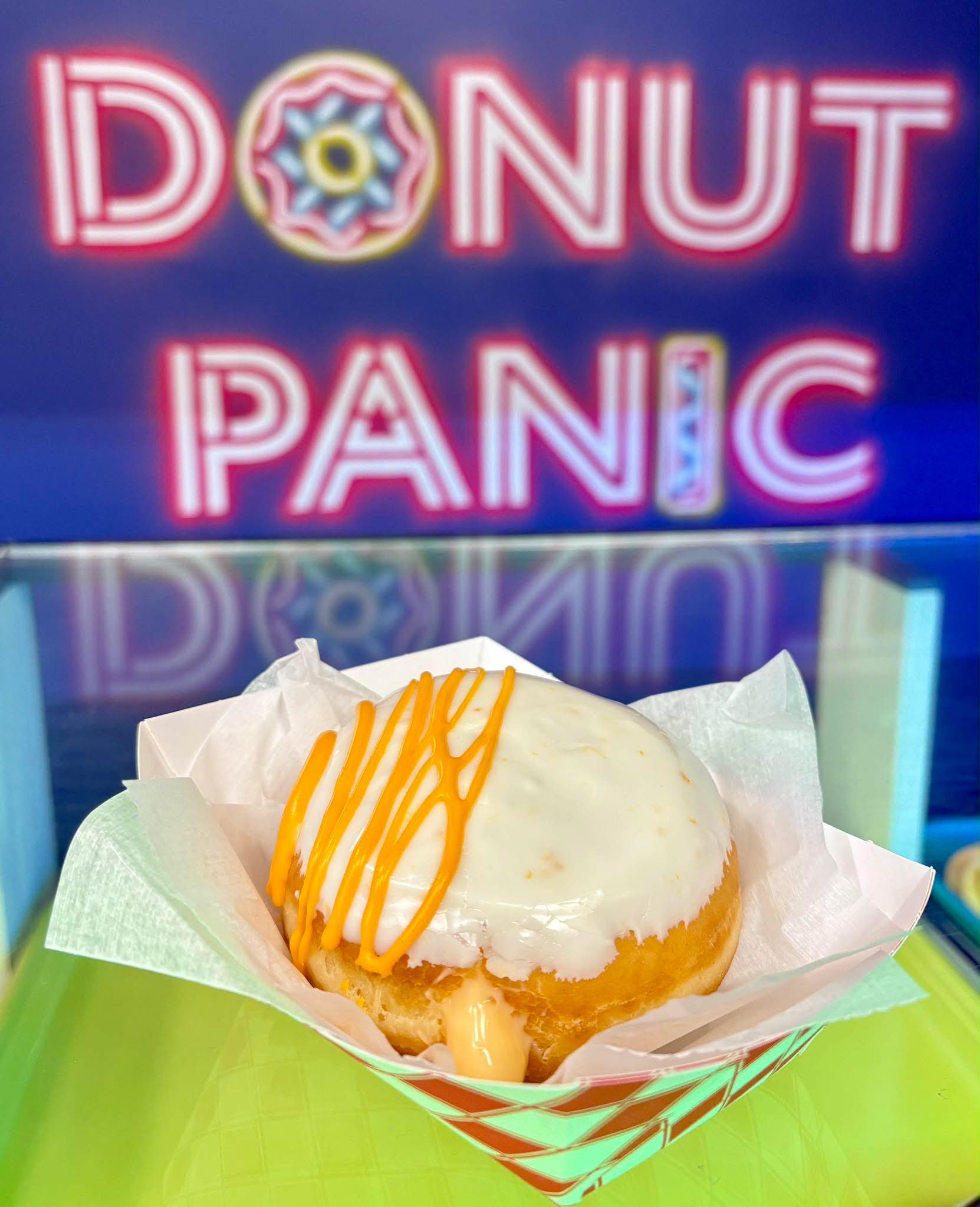 どこでもいっしょ ハンカチ DOUGHNUTS de PANIC DONUT PANIC | Columbia IL