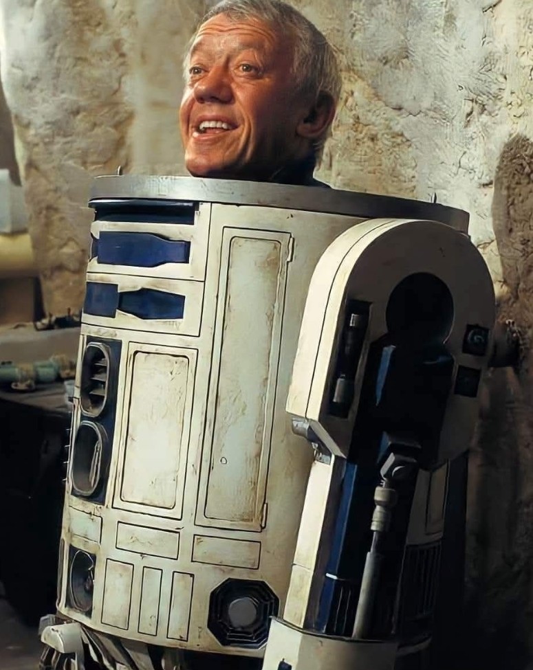 Happy Birthday Jimmy Vee! He took over the role of R2-D2 in TFA