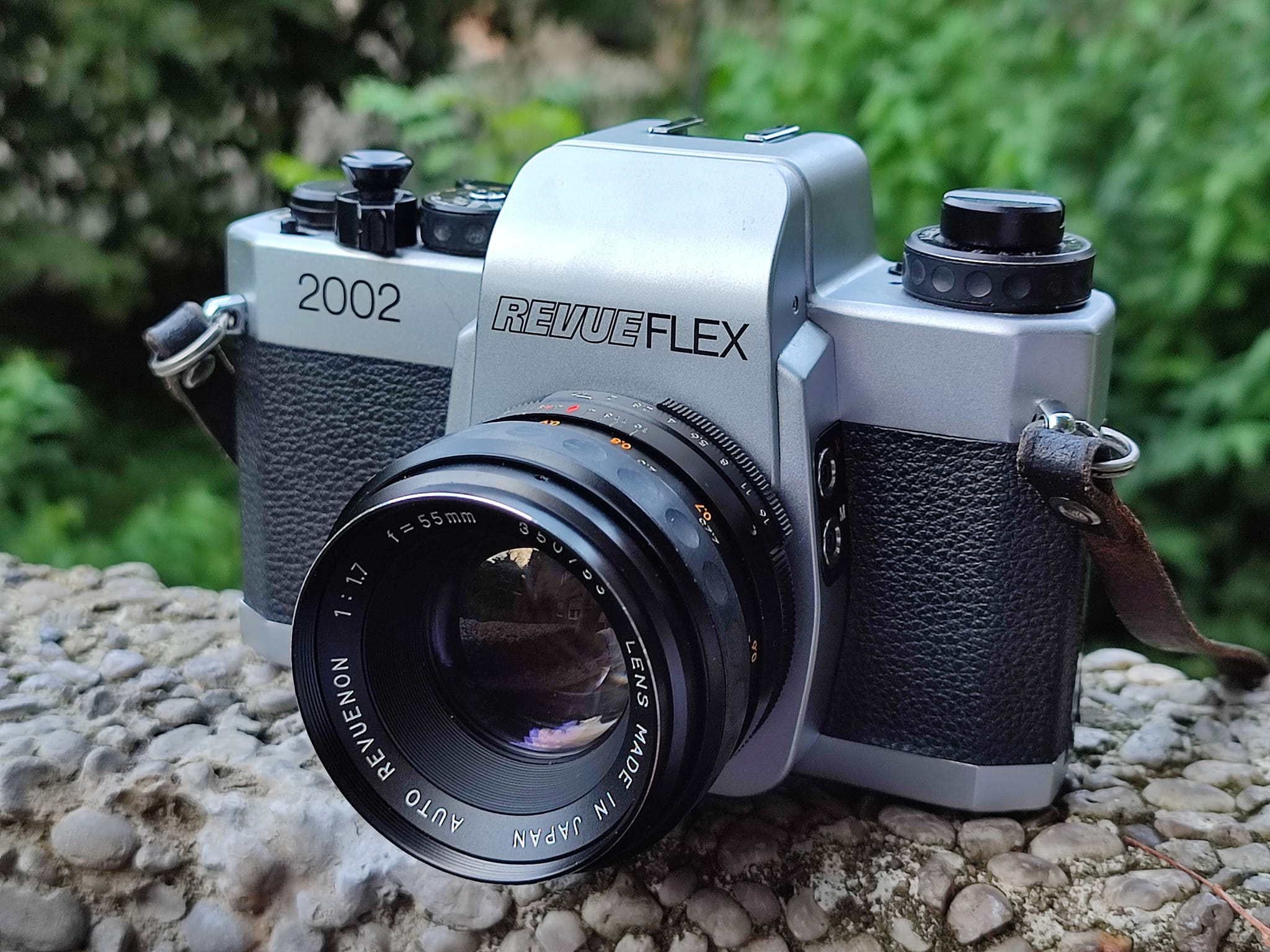 Revueflex 2002 vintage camera review