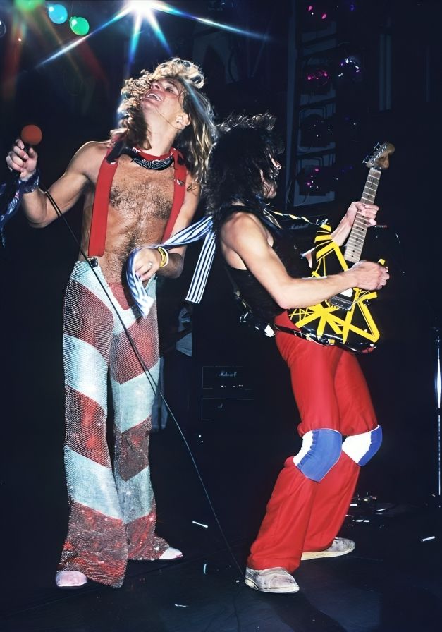 Metal - 🎸🔥 David Lee Roth & Eddie Van Halen on stage during Van Halen’s ...