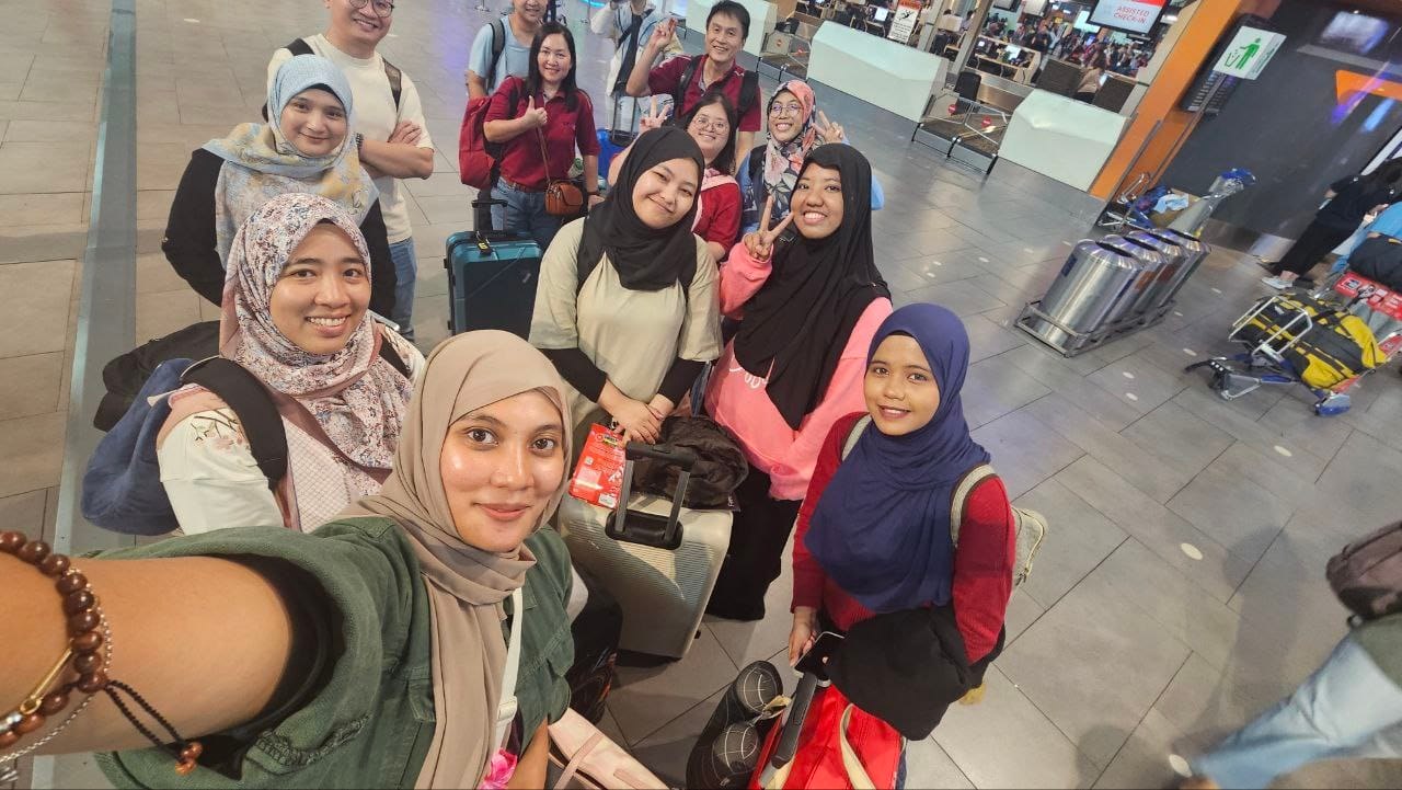 Off to Zhang Jia Jie, China 🤗🏞️ We are off for Company Trip