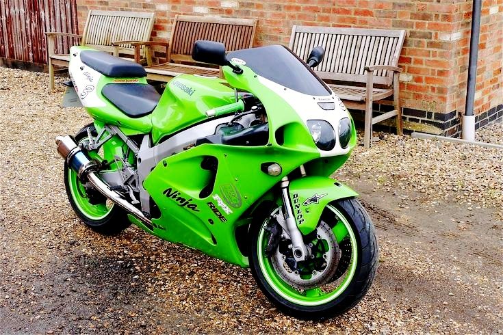 1982 Kawasaki GPZ1100 — The machine that pushed performance into a