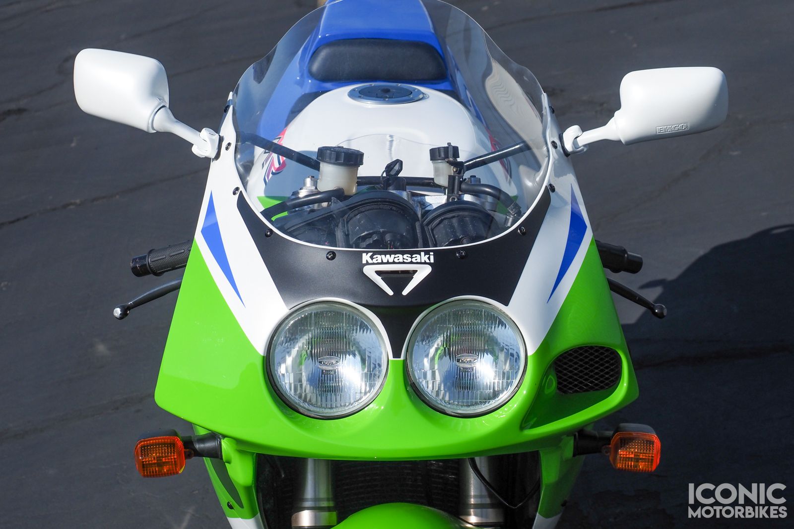 Check out this stunning 1995 Kawasaki ZXR 750 L3 in eye-catching
