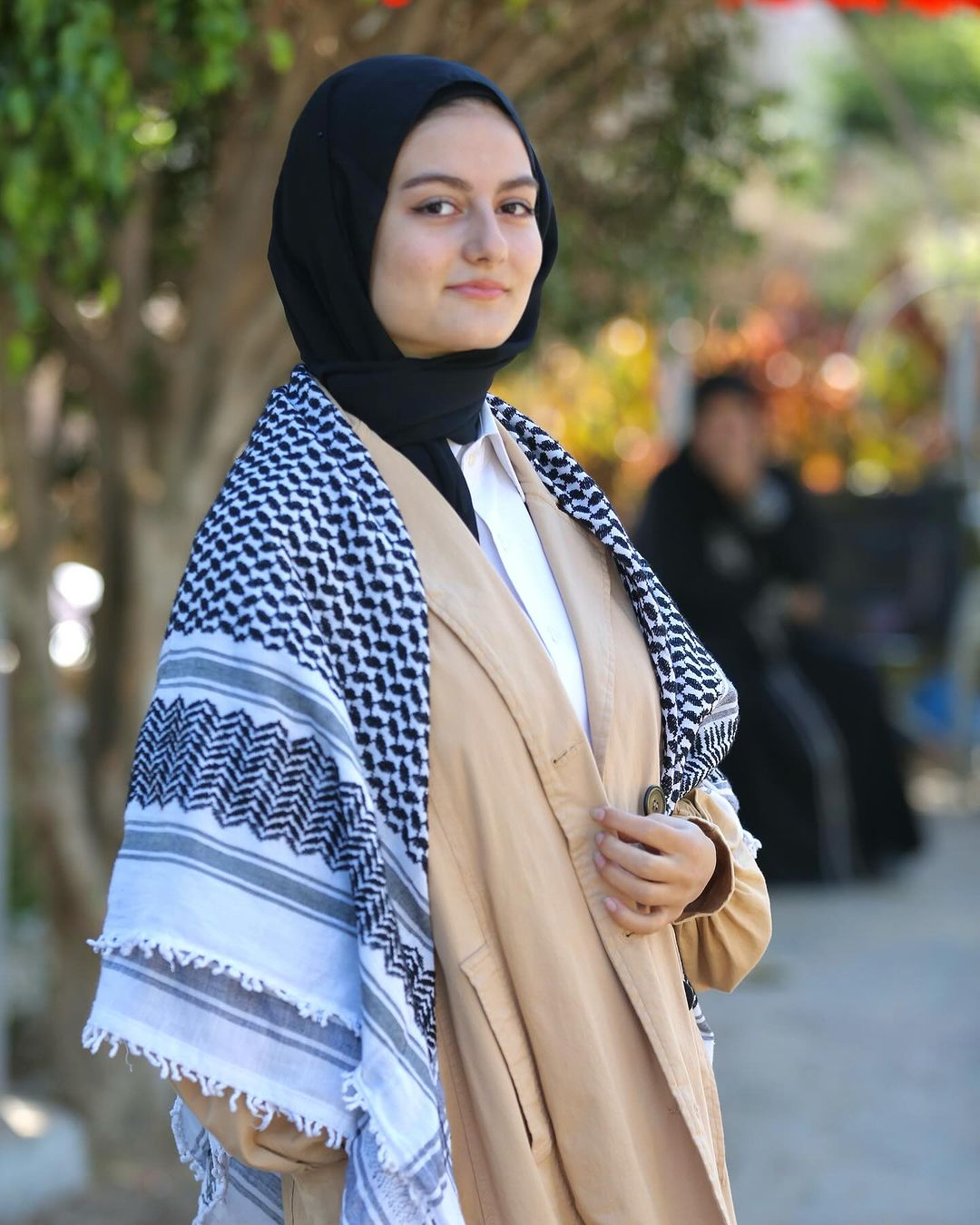 Roya Palestine - رؤيا فلسطين - أعطينا عبارة حيرت العالم؟.. 