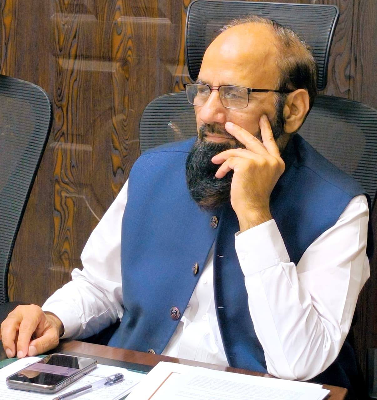 College of... - College of Physicians and Surgeons Pakistan