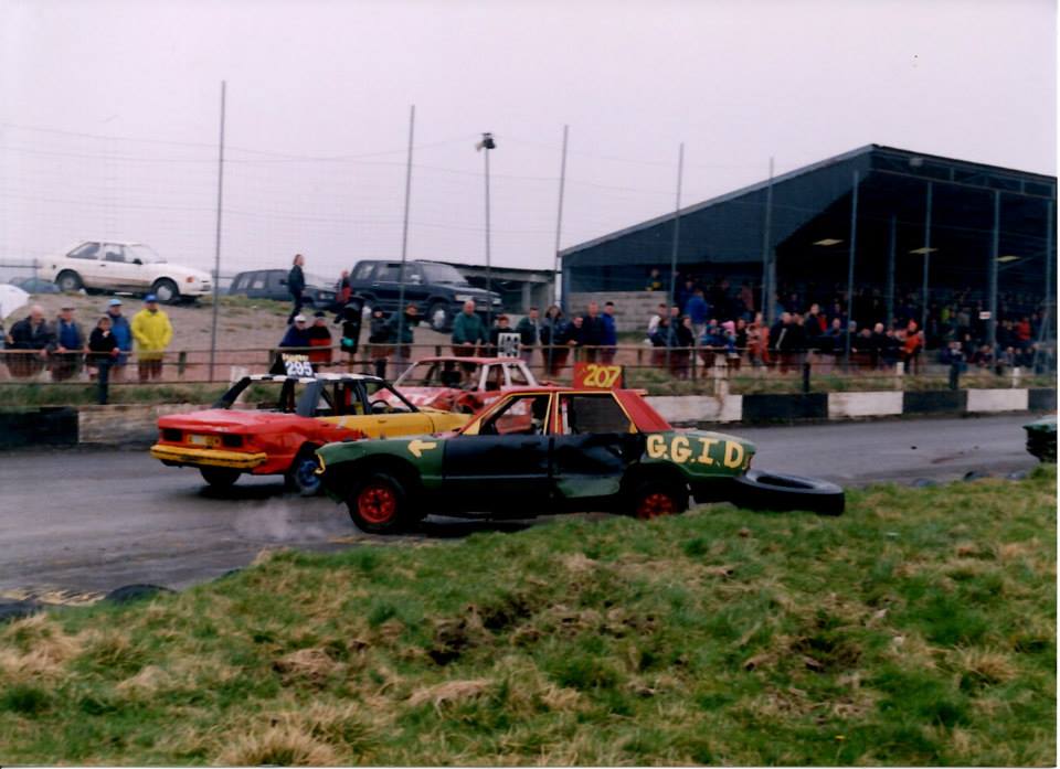 Buxton - 18/40. 295 Graham Heywood, 409 Dave Axford? who is 207? | Facebook