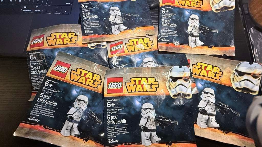 lego minifigs
