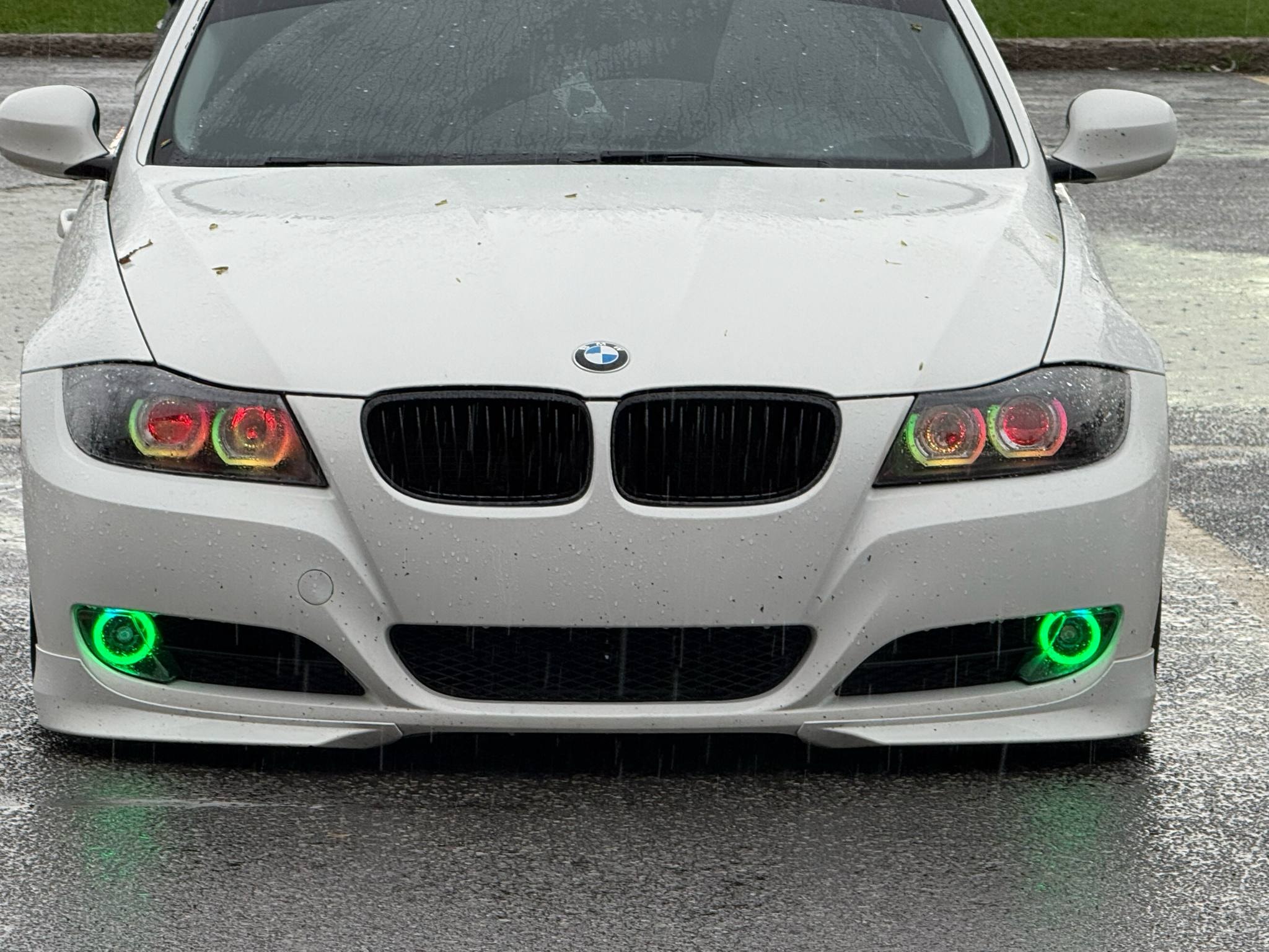 Find BMW 06-08 E90 3-SERIES 4DR SMD LED DRL ICED HALO PROJECTOR