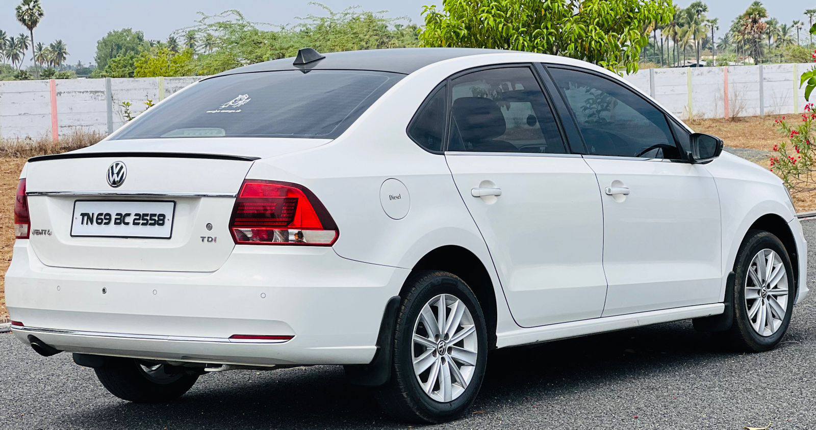 VOLKSWAGEN VENTO 2016- DIESEL - AUTOMATIC - SECOND OWNER 1,26,000