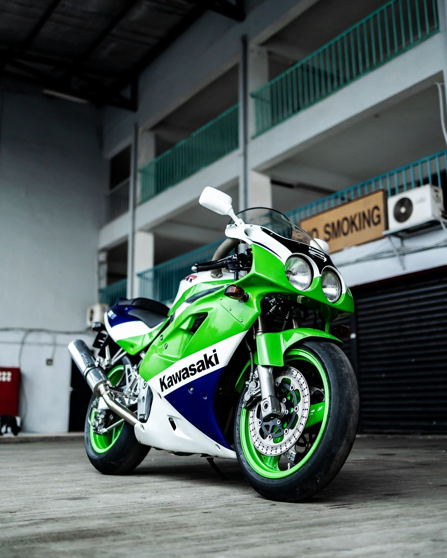 The Kawasaki Ninja ZXR750 is a pure expression of 1990s superbike