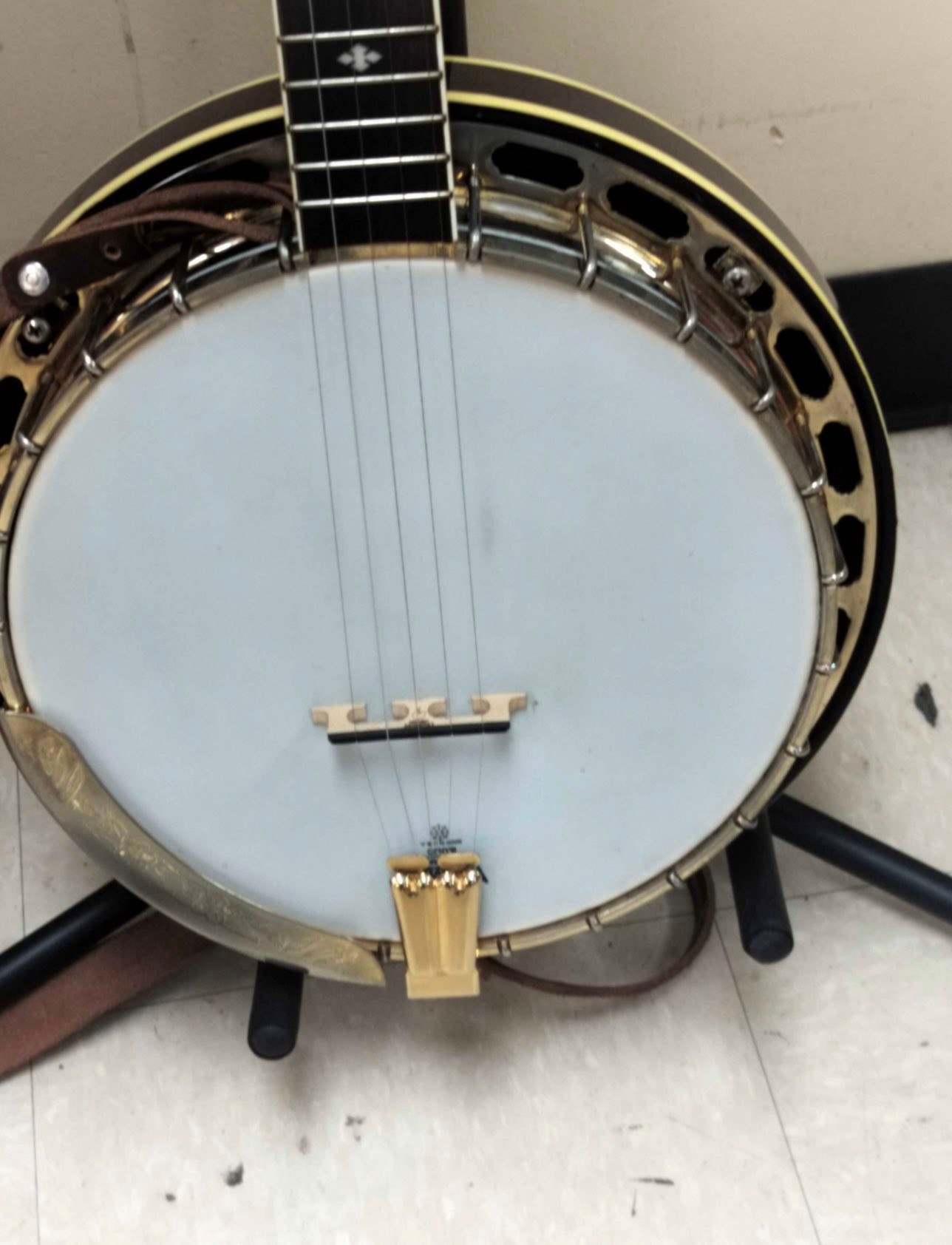 What is the identity of this Kasuga Deluxe Banjo from the 1970s
