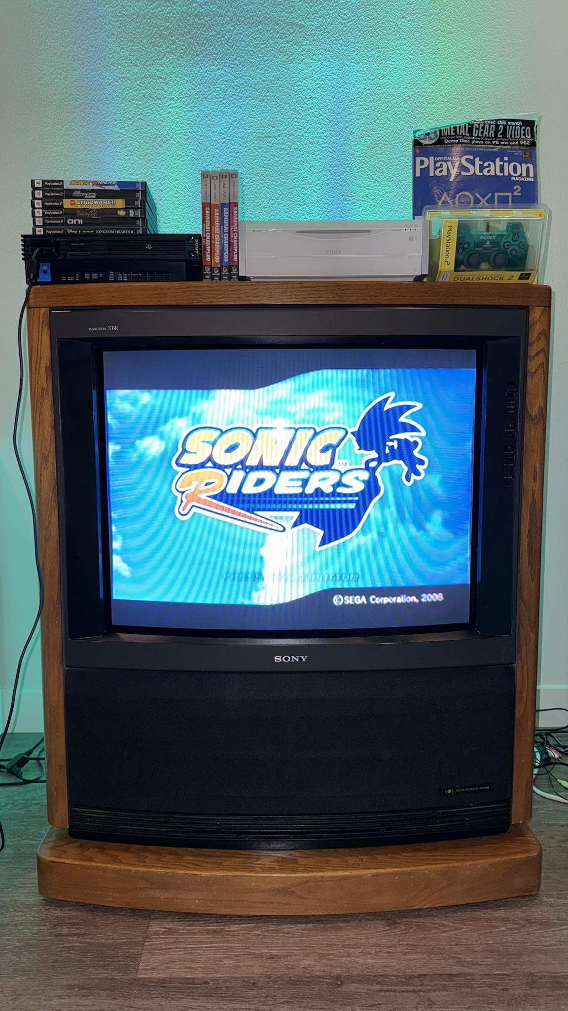 The legendary 40 inch Sony CRT XBR800!! I am a proud owner of one