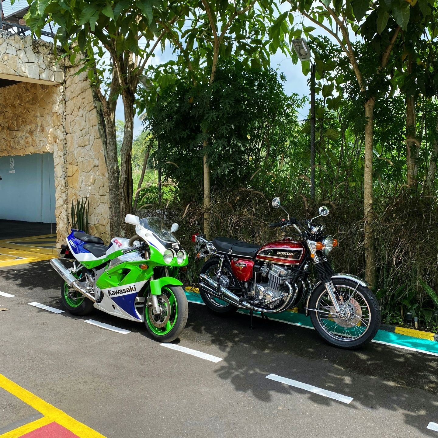 Kawasaki Ninja ZXR750: a 90s superbike icon