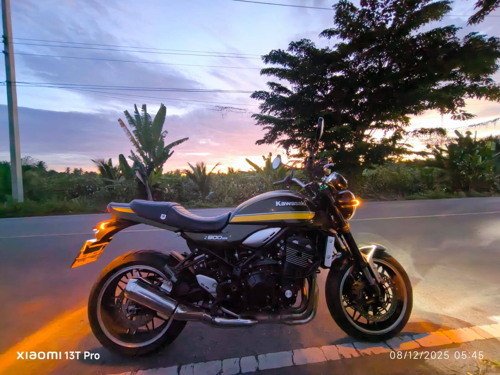 Kawasaki GPZ fan with a 900 and ZRX1200R engine